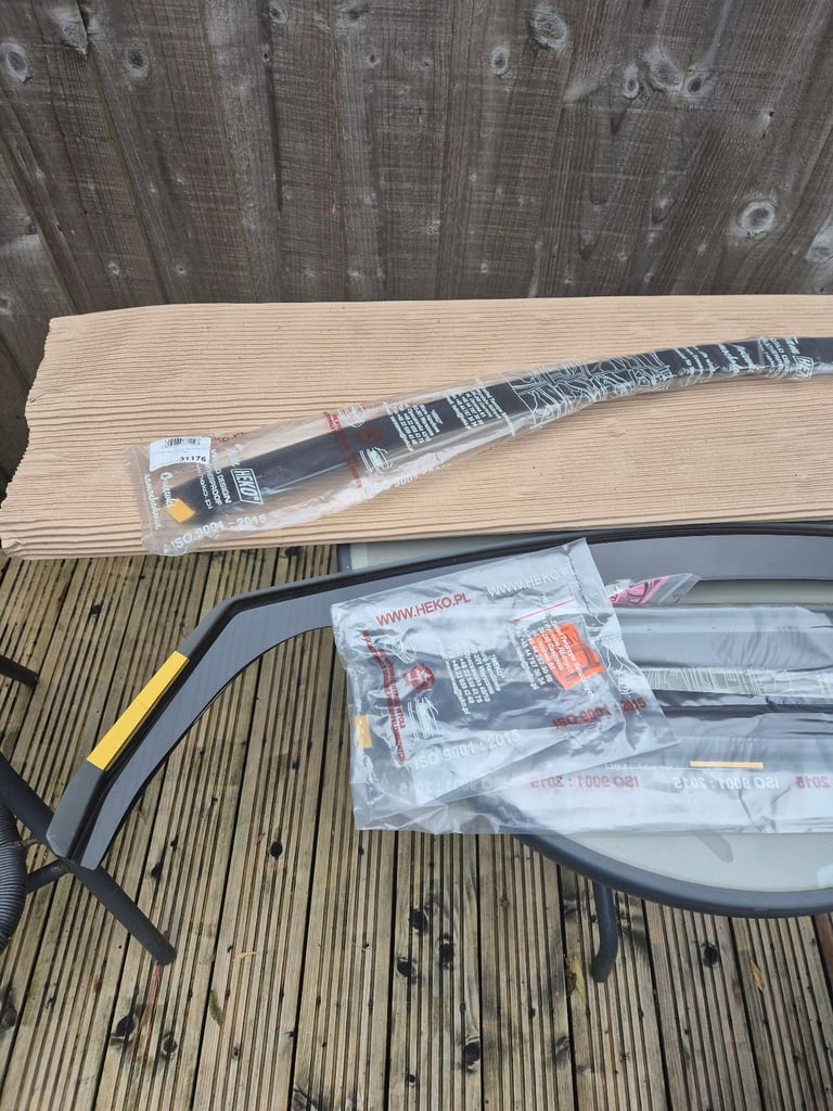 Vw golf wind deflectors