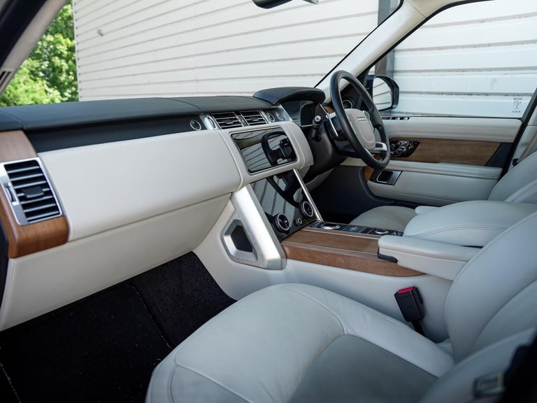  Land Rover Range Rover 5.0 P525 V8 Autobiography Auto 4WD Euro 6 (s/s) 5dr Petrol Automatic