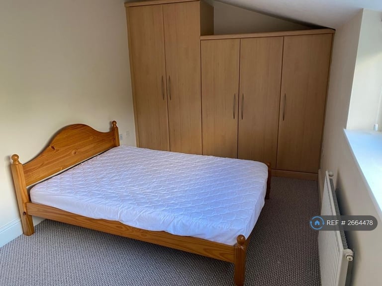 1 bedroom flat in Barlow Moor Road, Manchester, M20 (1 bed) (#2664478)