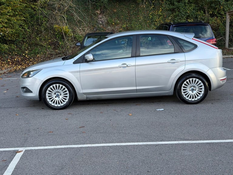 2010 Ford Focus 2.0 Titanium 5dr HATCHBACK PETROL Manual