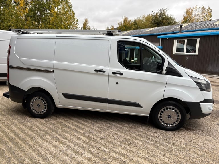 2015 Ford Transit Custom 2.2 TDCi 100ps Low Roof Van ECOnetic PANEL VAN Diesel Manual