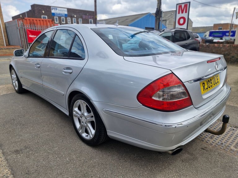 2009 Mercedes-Benz E-Class 3.0L E320 CDI AvantGarde Auto Saloon 4dr Diesel Automatic Euro 4 (221 ...