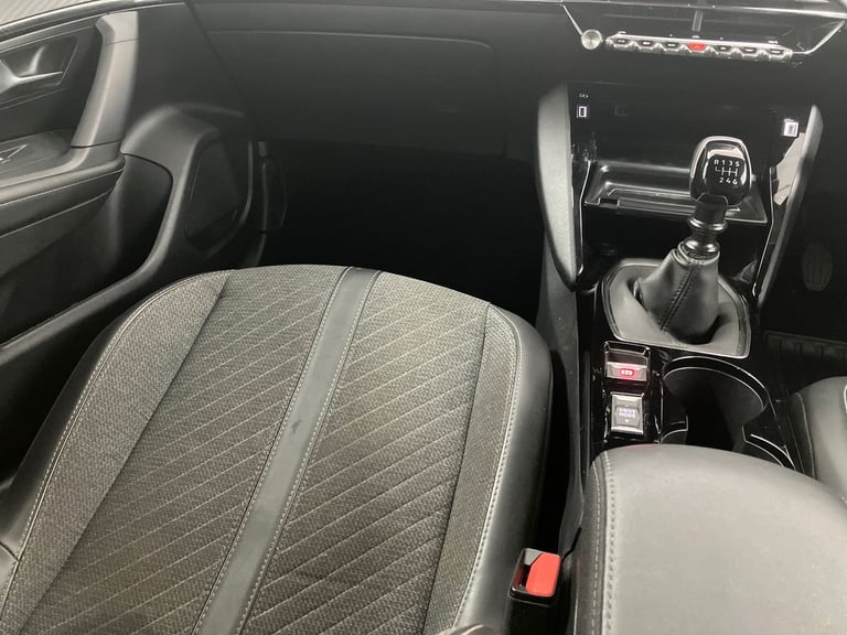 2024 Peugeot 2008 1.2 PureTech Allure 5dr Estate PETROL Manual