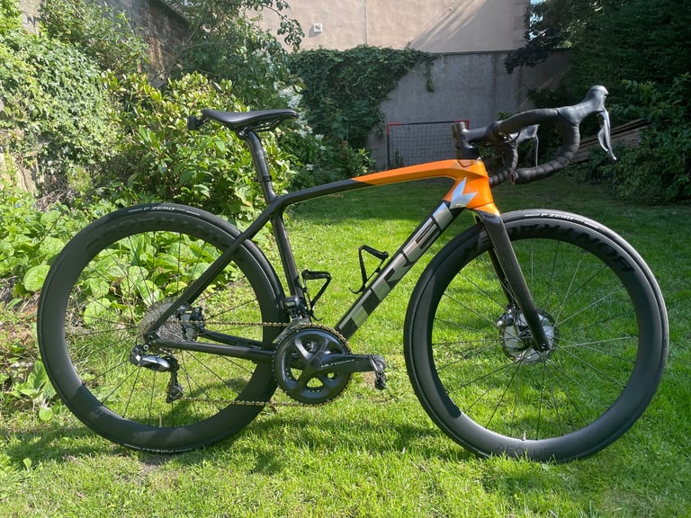 Trek Emonda SL7 2021 – Ultegra Di2 – Carbon Smoke/Orange – Size 52cm – Excellent