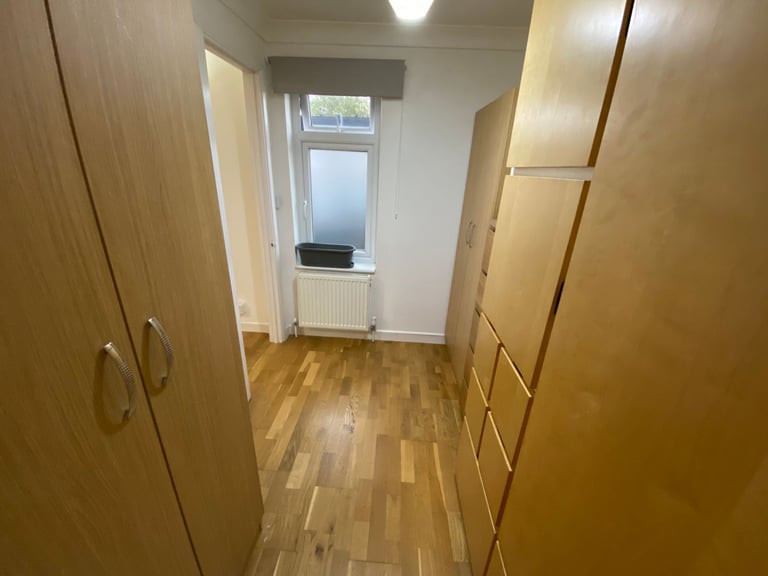 Beautiful One Bedroom Ground Floor Flat On Ivy House Rd RM9, Bills Including (Gas, Elec, Water).