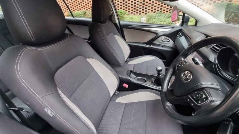 🚗 2018 Toyota Avensis Business Edition – Grey | 2.0 Diesel | ULEZ Compliant | 112K Miles ✅