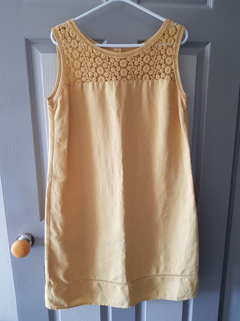 Linen knee length dress in size 14. Yellow. 