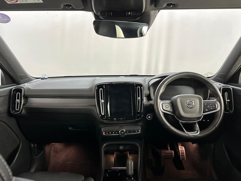  Volvo XC40 1.5h T4 Recharge 10.7kWh R-Design Auto Euro 6 (s/s) 5dr Petrol/Electric Hybrid Automatic