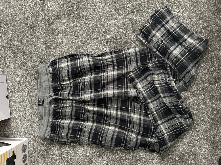 hoody, hoodies, jumpers, hollister, under armour,HERA jeans,  coldkiller, PJ bottoms