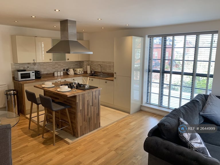 2 bedroom flat in Wallis Court, Leicester, LE2 (2 bed) (#2644999)