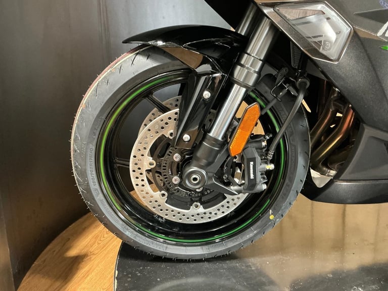 Kawasaki Ninja 1100SX 2025 TOUR for FREE!! FREE TOURING KIT! FREE UK DELIVERY!