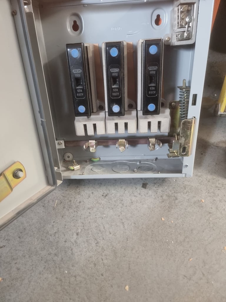 63A Metal isolator switch. 