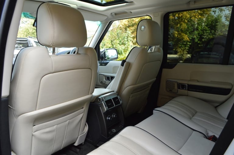 2012 Land Rover Range Rover 4.4 TDV8 Westminster 4dr Auto ESTATE DIESEL Automatic