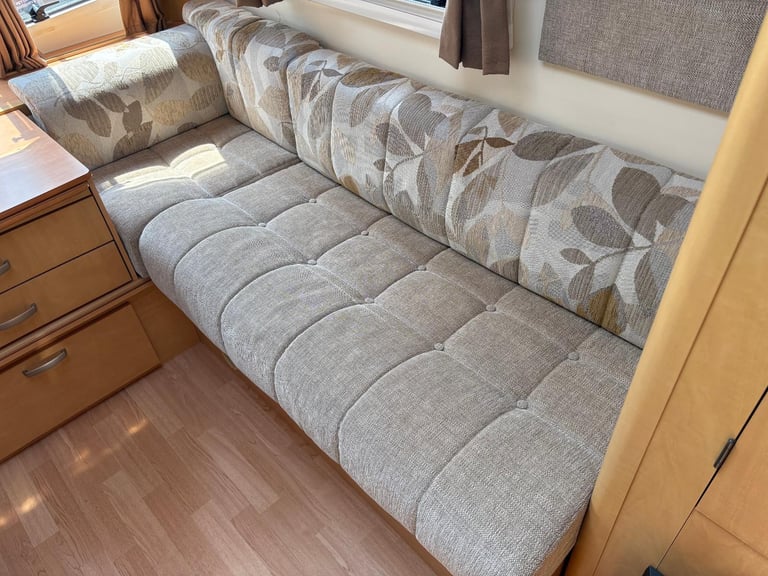 BAILEY OLYMPUS 525- 5 BERTH CARAVAN,DOUBLE DINETTE + MOTORMOVER