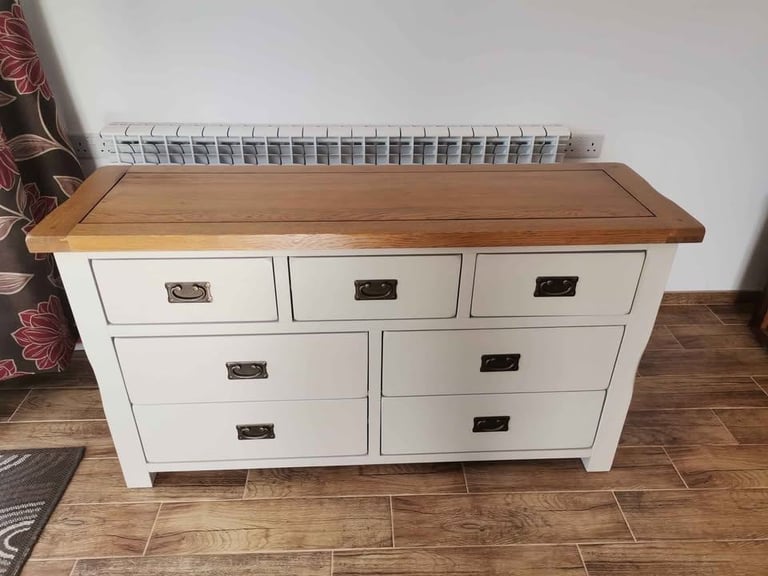 CAN DELIVER - OAK FURNITURE LAND CHEST OF DRAWERS IN VERY GOOD CONDITION