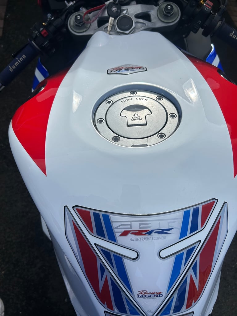 ***  fireblade Honda, CBR, 2009, 999 (cc) £3450 great  condition