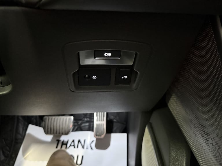 2018 Land Rover Range Rover Velar 2.0 D240 R-Dynamic HSE SUV 5dr Diesel Auto 4WD Euro 6 (s/s) (24...