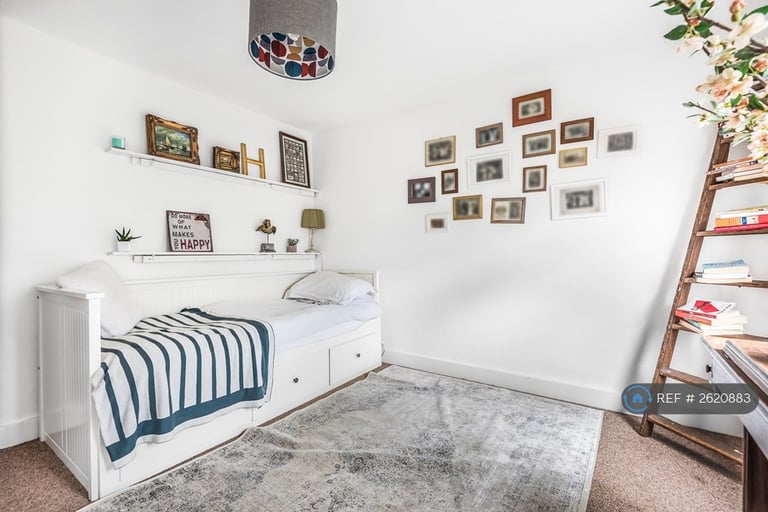 2 bedroom flat in Surrey Road, London, SE15 (2 bed) (#2620883)