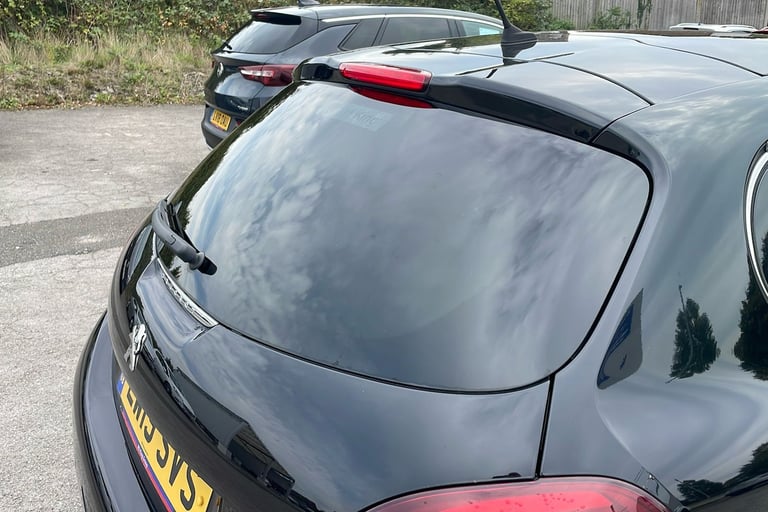  Peugeot 208 1.2 Puretech Tech Edition Hatchback 5dr Petrol Manual Euro 6 s/s