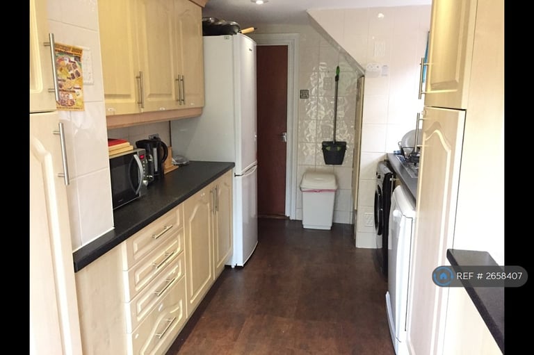 1 bedroom in Chesterton Grove, Manchester, M43 (#2658407)
