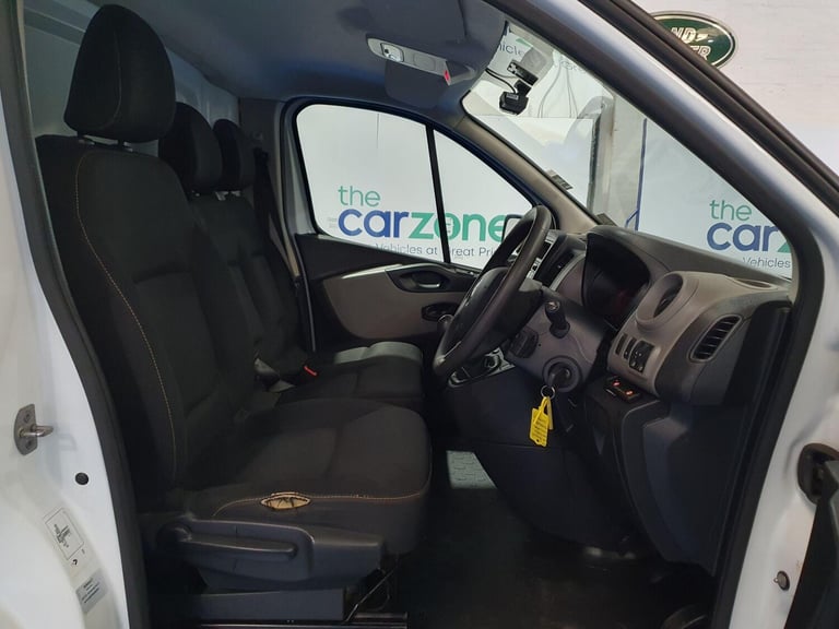 2019 Renault Trafic 1.6 dCi 27 Business SWB Standard Roof Euro 6 5dr PANEL VAN Diesel Manual