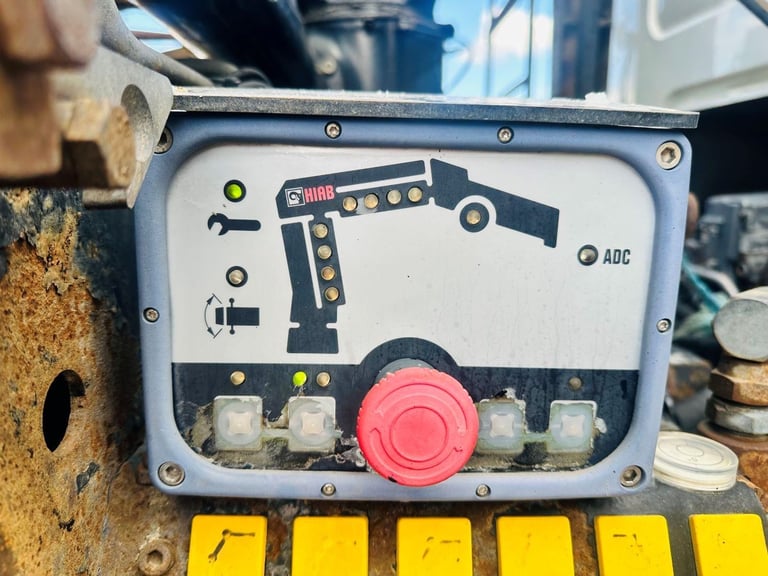 DAF LF 55 220 2008 (58) 18 TON TIPPER GRAB, HIAB 099 CRANE