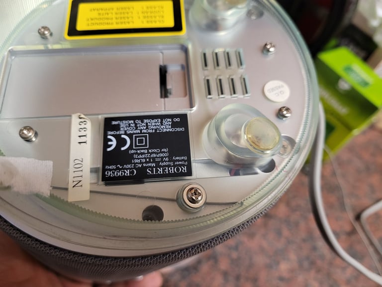 Roberts CR9936 programmable CD Radio Alarm 