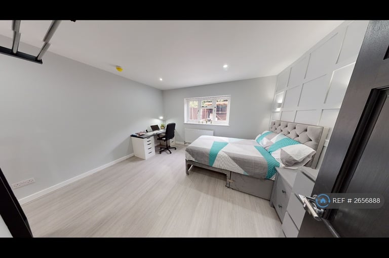 5 bedroom house in Charter Avenue, Coventry, CV4 (5 bed) (#2656888)