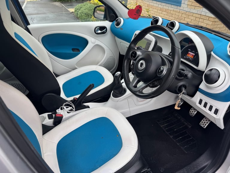 Smart, FORFOUR, Hatchback, 2015, Manual, 999 (cc), 5 doors