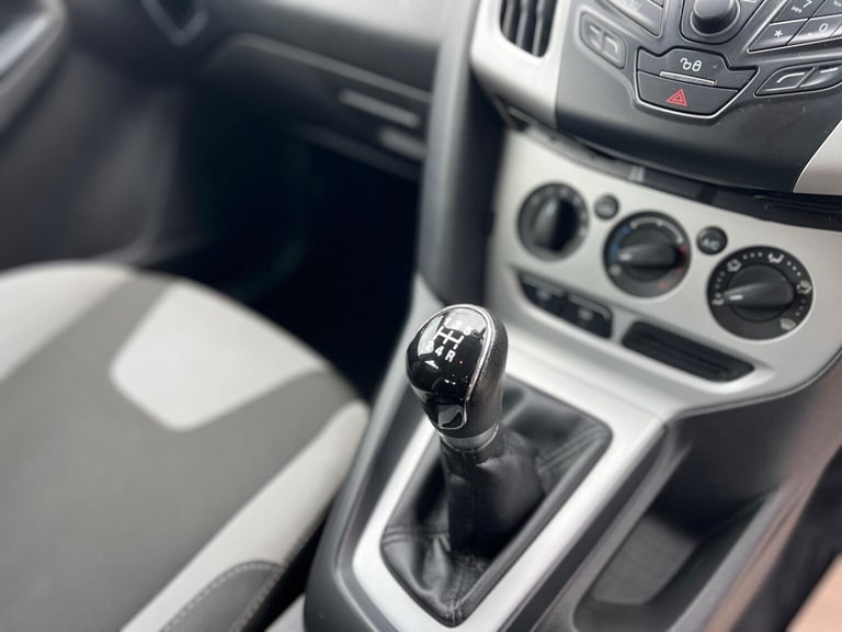 2013 Ford Focus 1.6 Zetec Euro 5 5dr HATCHBACK Petrol Manual