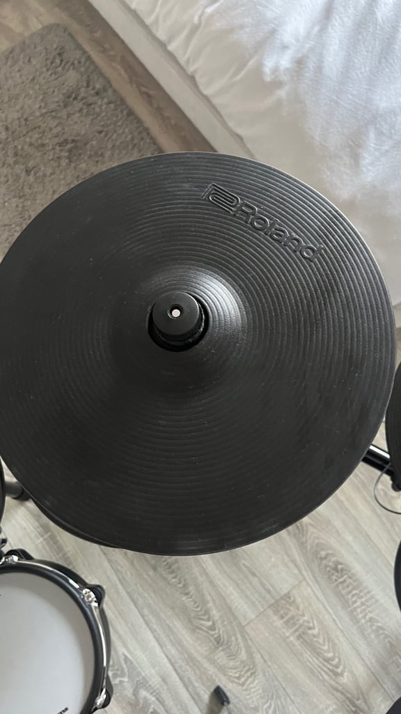 Roland TD-27KV Electronic Drum Kit – Excellent Condition, Includes Amp & Throne