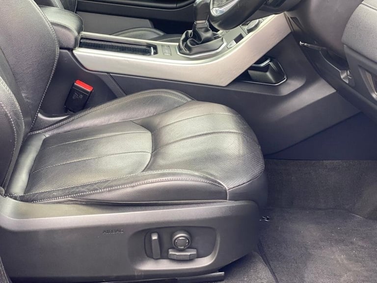 2016 Land Rover Range Rover Evoque 2.0 TD4 SE TECH 5d 177 BHP Estate Diesel Manual