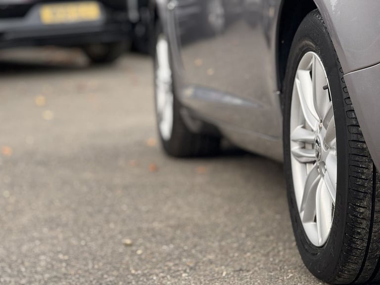 2012 Jaguar XF 3.0d V6 Luxury Saloon 4dr Diesel Auto Euro 5 (240 ps) Saloon Diesel Automatic