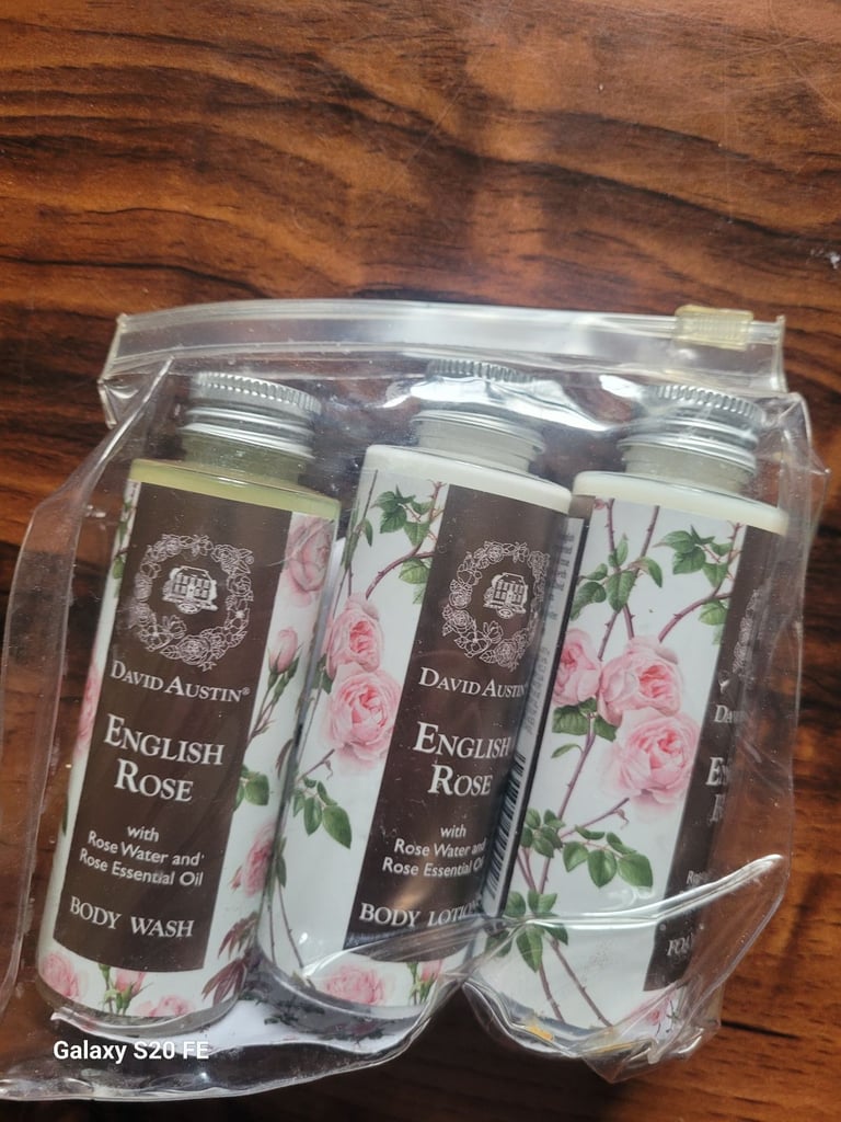 image for David Austin English Rose Travel Size Bath Set (3 x 100ml)