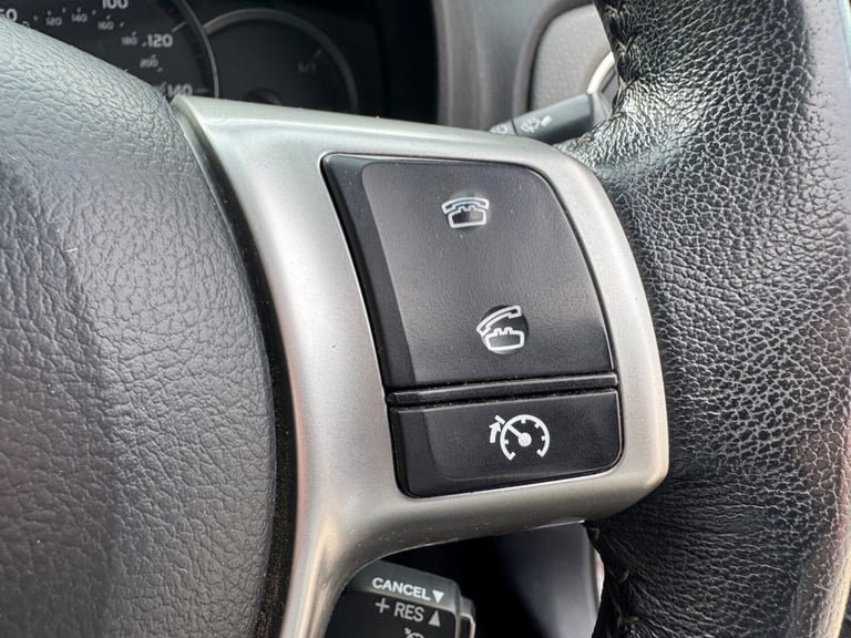 2014 Toyota Yaris 1.33 VVT-I ICON PLUS Hatchback Petrol Manual