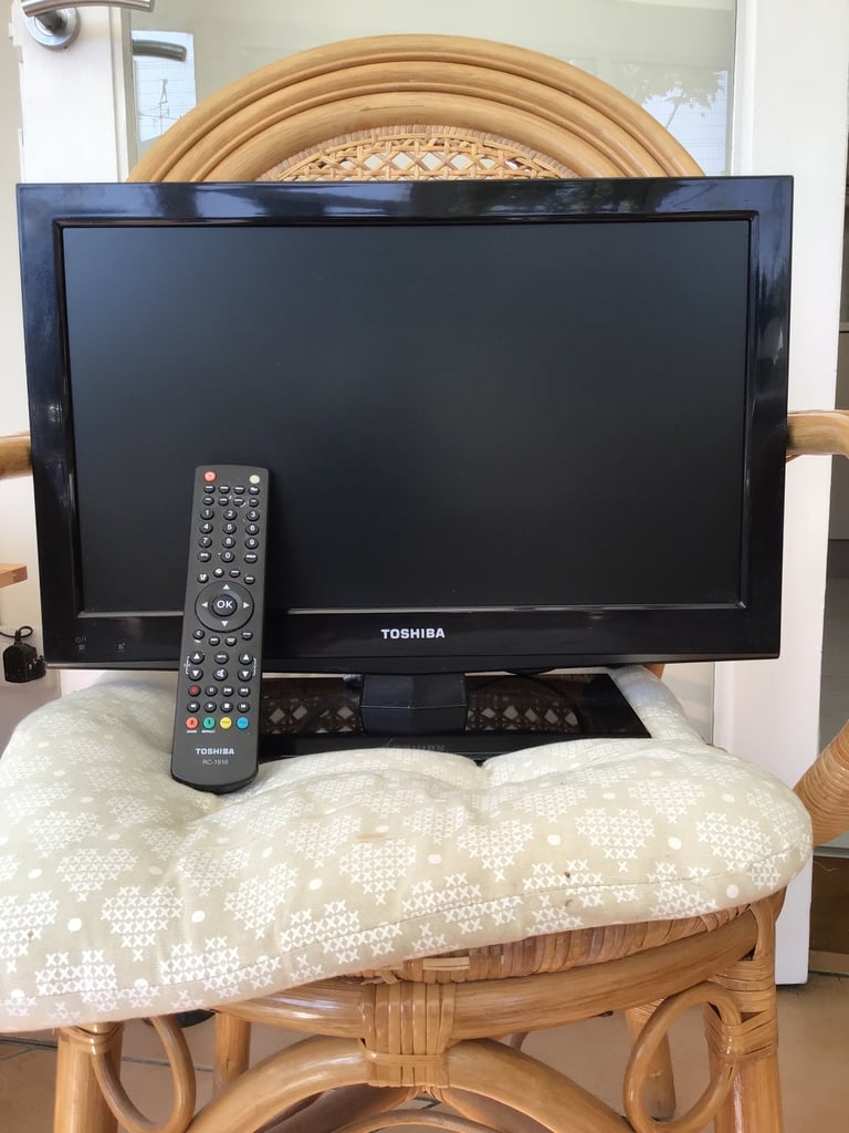 TOSHIBA 19” TV 