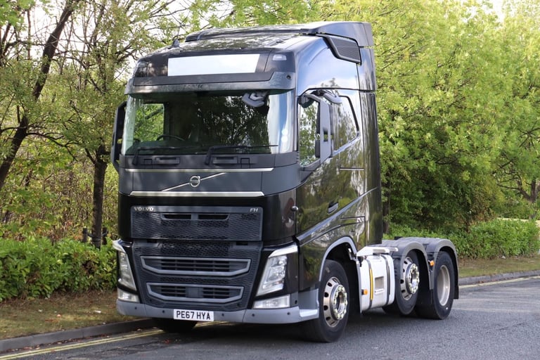 image for VOLVO FH 460 GLOBETROTTER 6X2 MIDLIFT TRACTOR (2017)