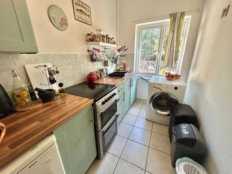 Spacious and Seprate 1 Bed Flat for rent in– NG7 2EB