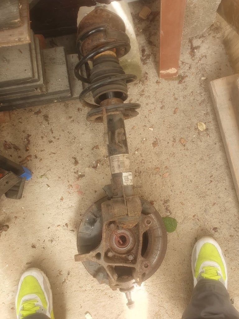 Mini one strut leg, o/s/f front complete used condition 