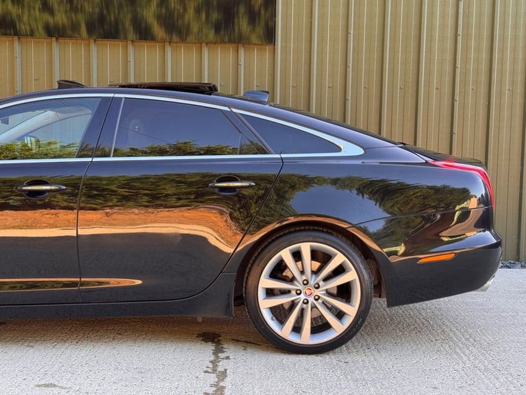 2019 Jaguar XJ 3.0d V6 XJ50 Saloon 4dr Diesel Auto Euro 6 (s/s) (300 ps) Saloon Diesel Automatic