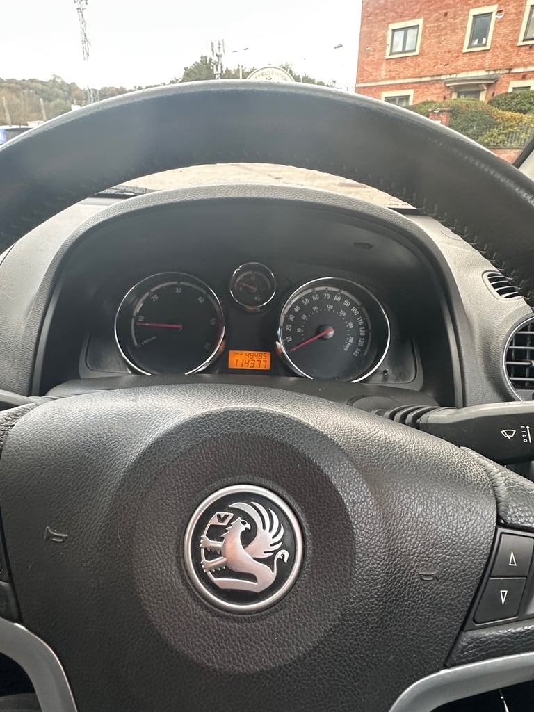 Vauxhall. Antara  2.0 diesel 4x4 S spec 