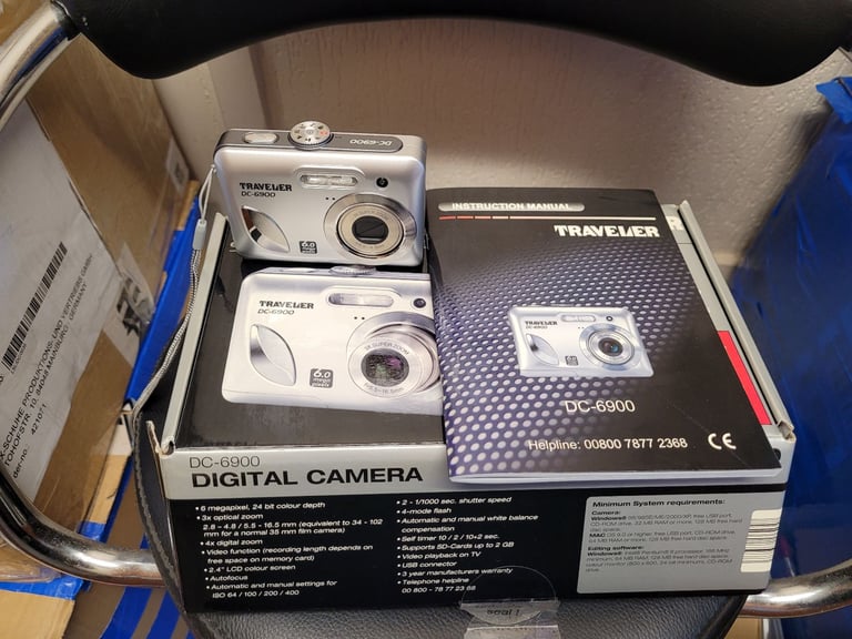 Traveler DC-6900 Digital Camera 
