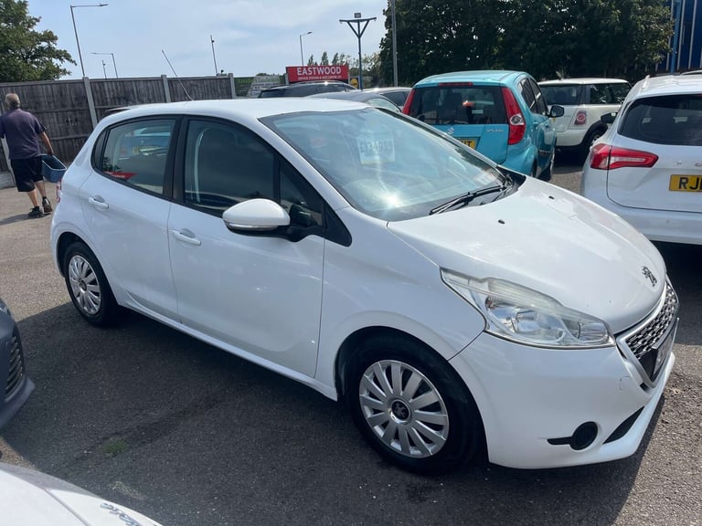 2013 Peugeot 208 1.2 VTi Access+ 5dr HATCHBACK PETROL Manual