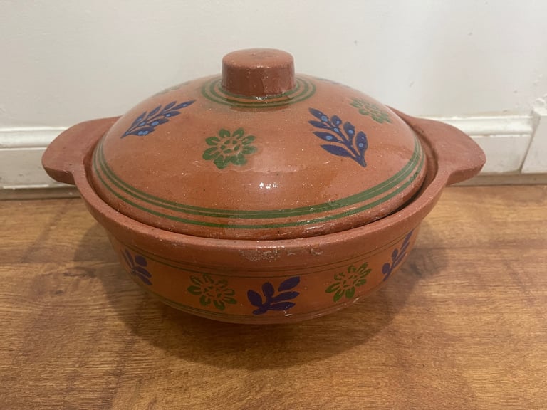 image for Large Clay Cooking Pot With Lid