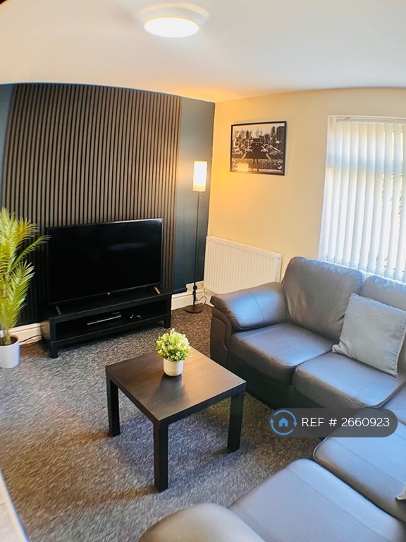 6 bedroom house in Lidderdale Road, Liverpool, L15 (6 bed) (#2660923)