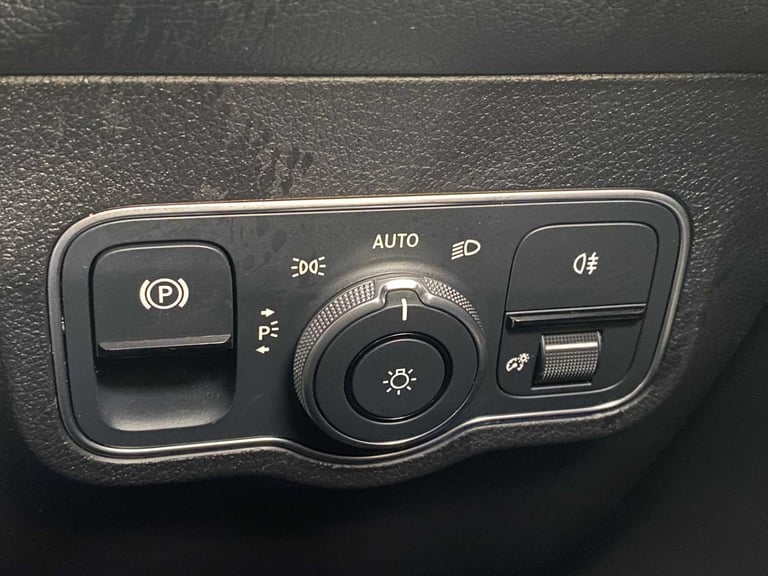 2022 Mercedes-Benz GLB 200 AMG Line Premium 5dr 7G-Tronic Estate Petrol Automatic