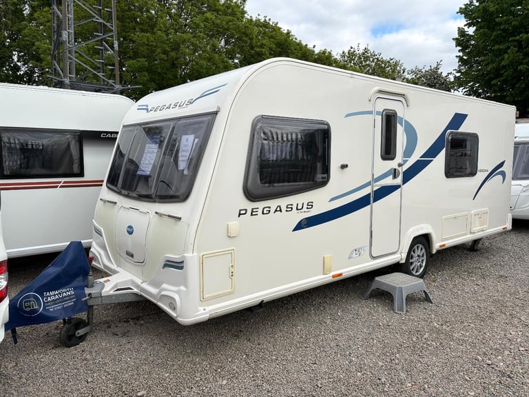 BAILEY PEGASUS VERONA - FIXED BED CARAVAN WITH END WASHROOM AND MOTORMOVER