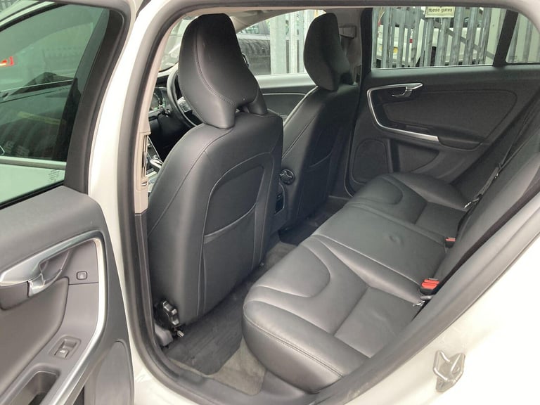 2014 Volvo V60 2.4 D6 Estate 5dr Diesel Plug-in Hybrid Geartronic AWD Euro 5 (s/s) (285 ps ESTATE...