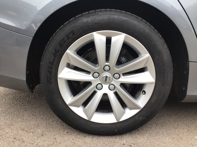 2019 Volvo V60 2.0 D4 Momentum Pro Estate 5dr Diesel Auto Euro 6 (s/s) (190 ps)