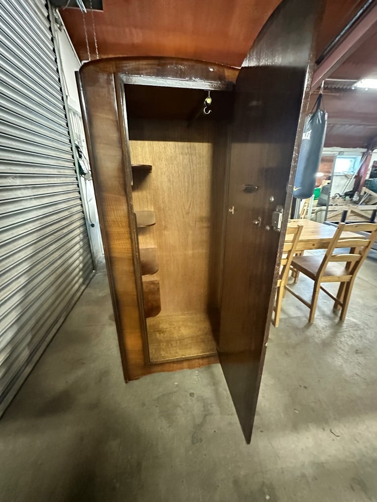 Lovely, nice old Antica  style  wardrobe 🚛
